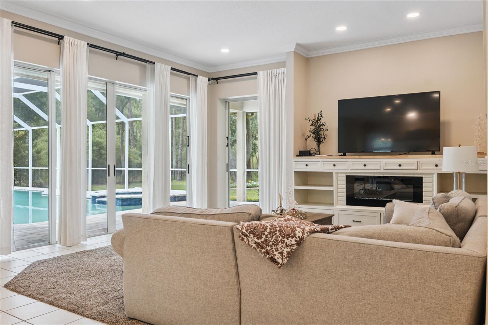Image 30 of 87 For 27641 Lincoln Place