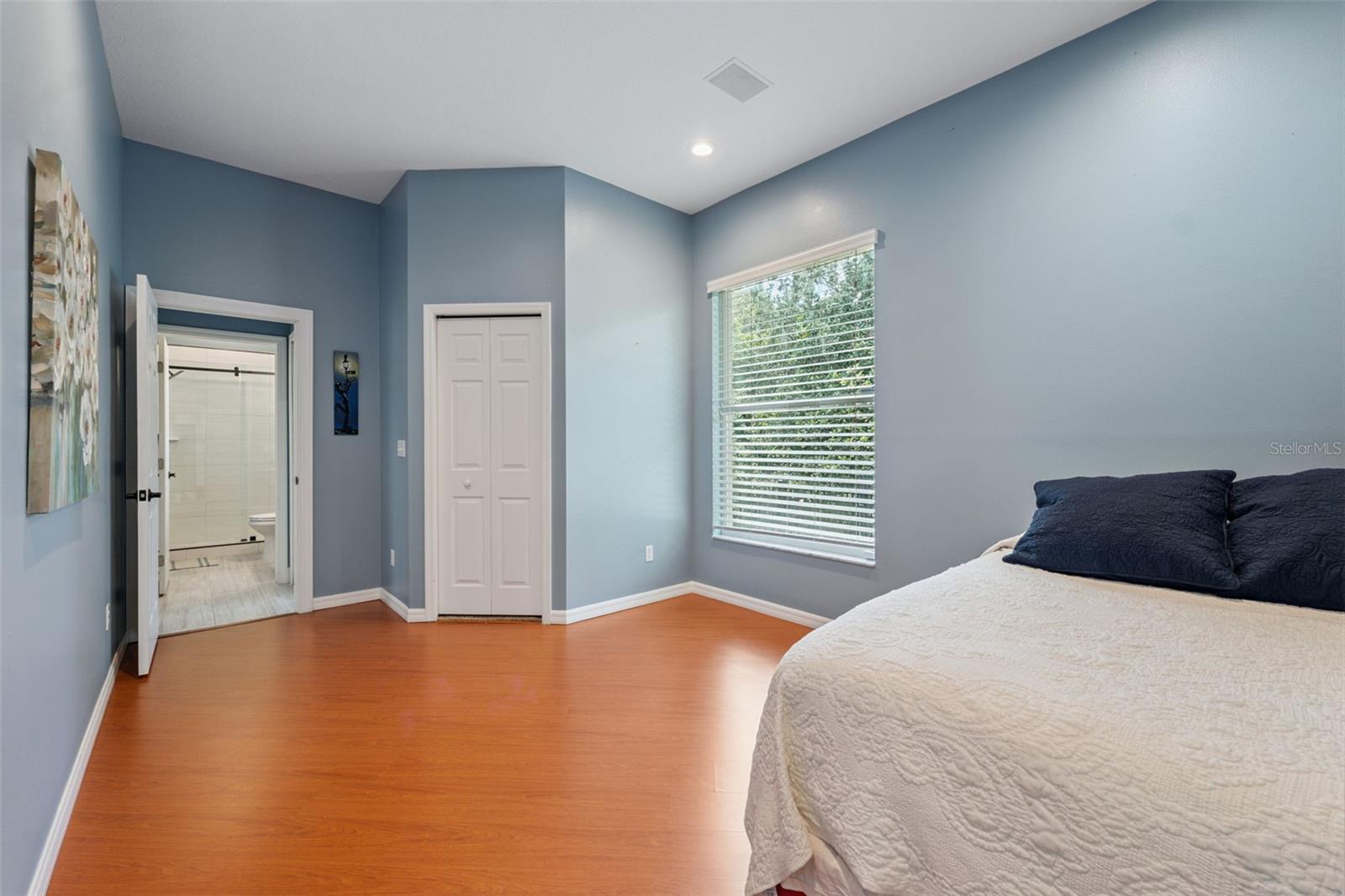Image 45 of 87 For 27641 Lincoln Place