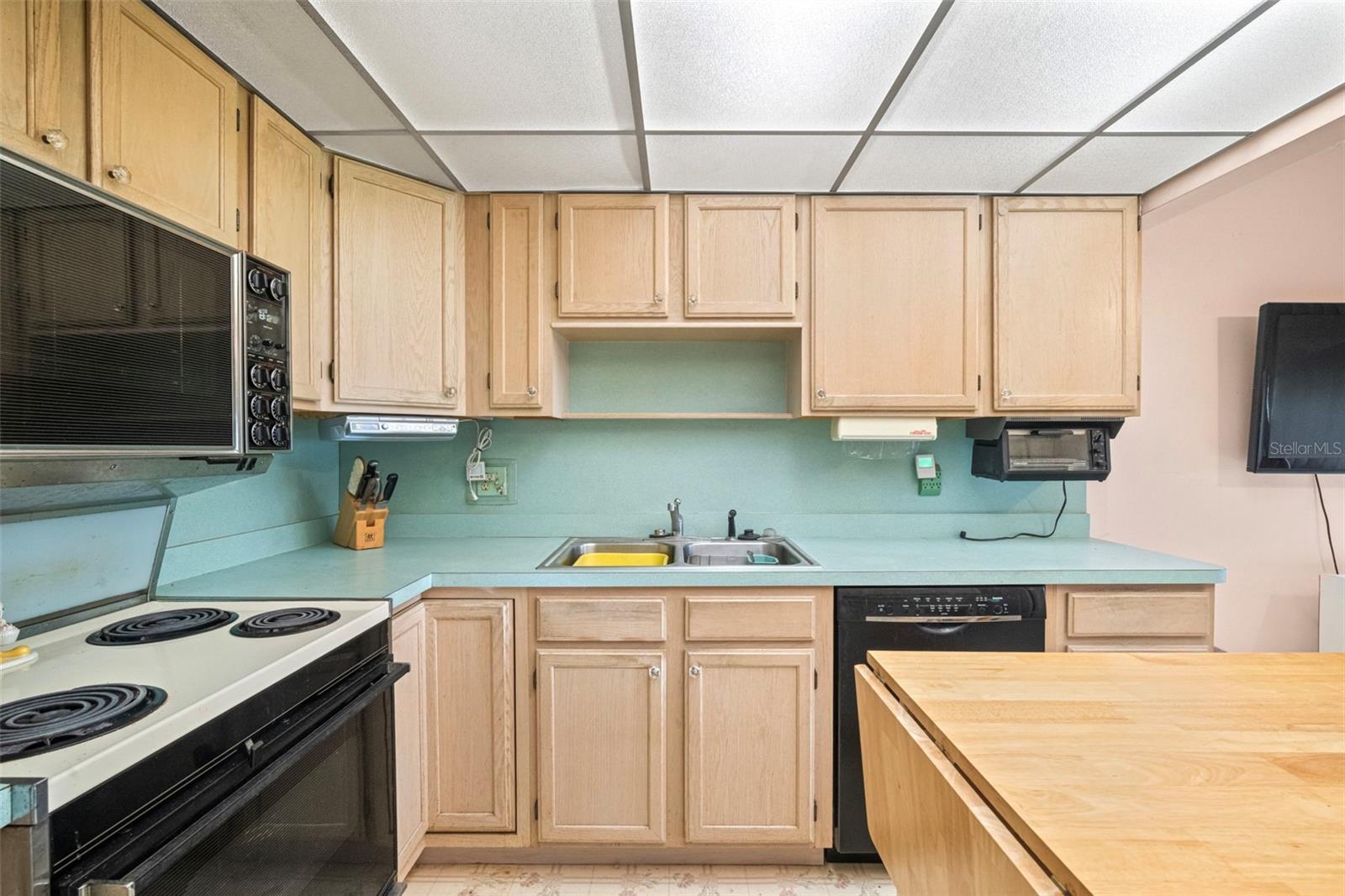Image 10 of 52 For 4890 Bay Street Ne 228
