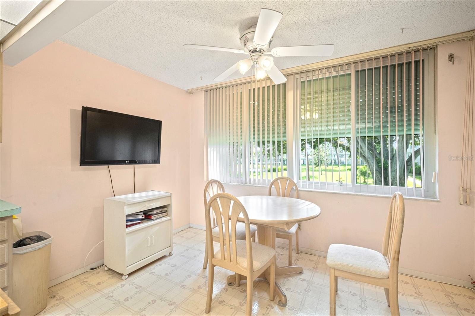 Image 12 of 52 For 4890 Bay Street Ne 228