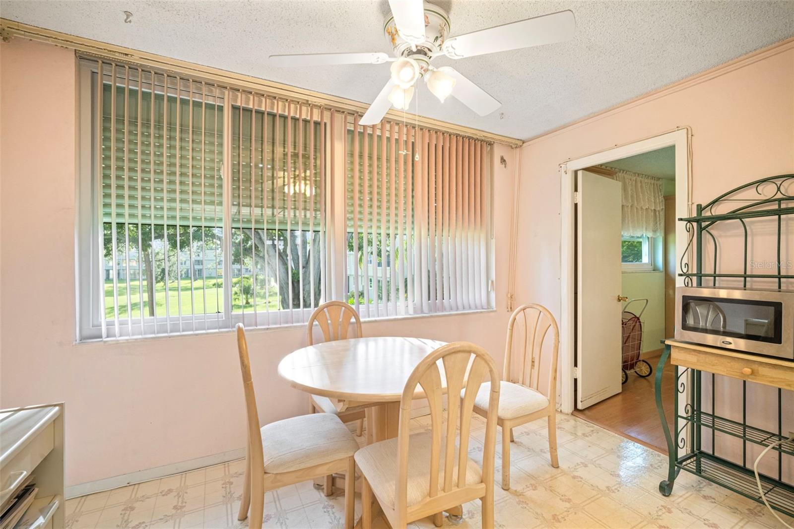Image 13 of 52 For 4890 Bay Street Ne 228