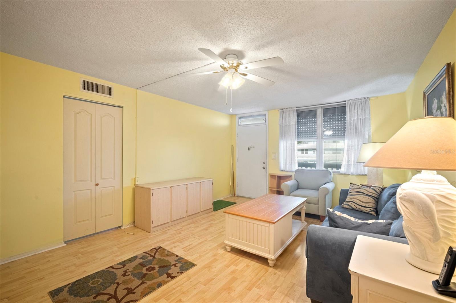 Image 14 of 52 For 4890 Bay Street Ne 228