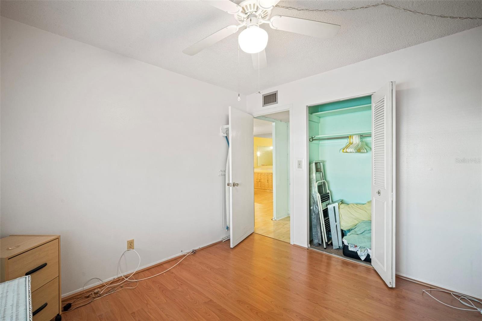 Image 16 of 52 For 4890 Bay Street Ne 228