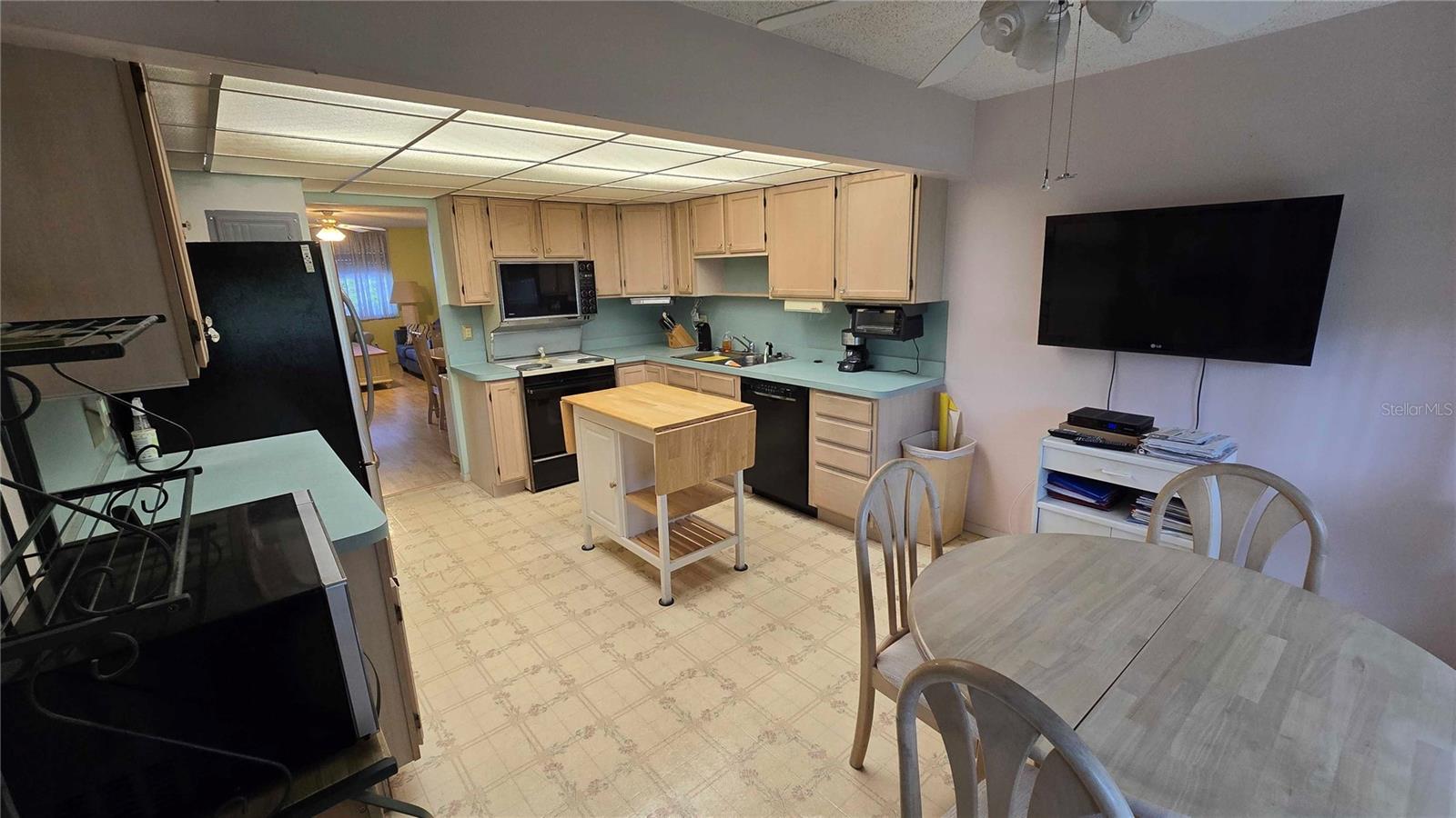 Image 2 of 52 For 4890 Bay Street Ne 228