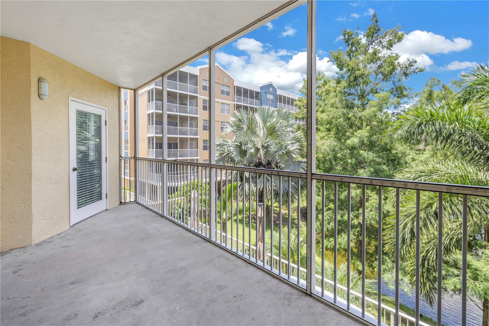 Image 20 of 65 For 960 Starkey Road 2202