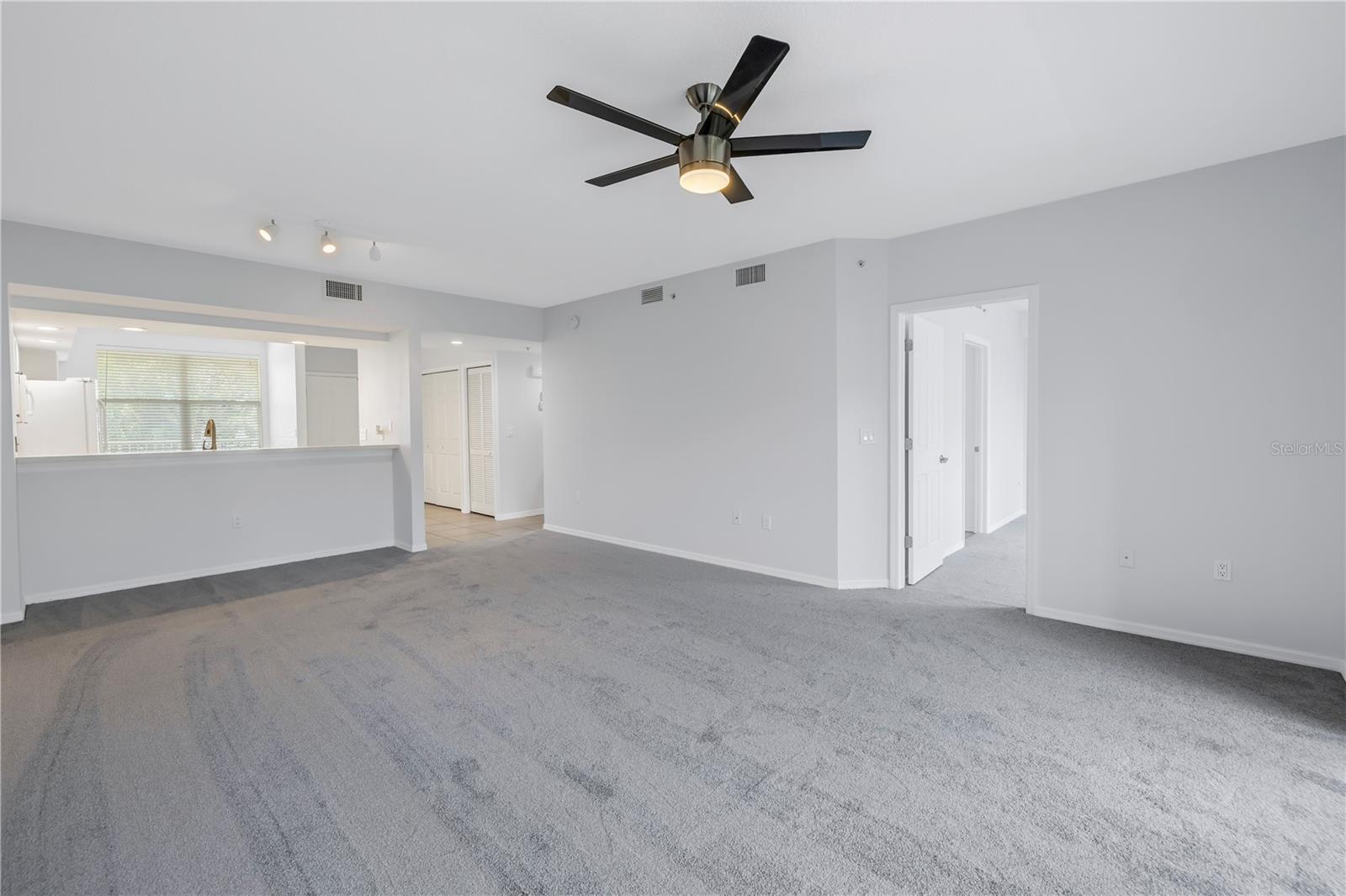 Image 25 of 65 For 960 Starkey Road 2202