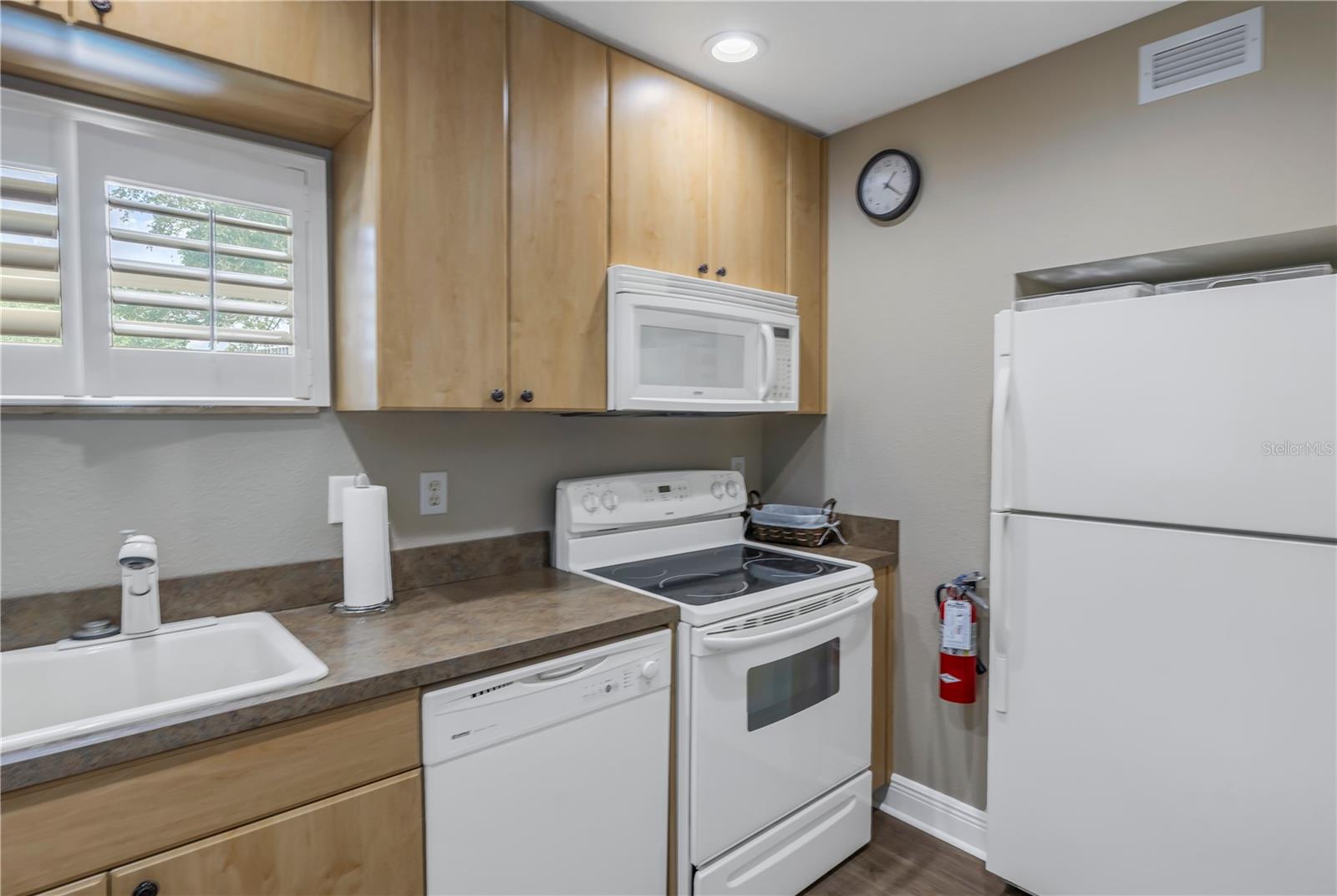 Image 43 of 65 For 960 Starkey Road 2202