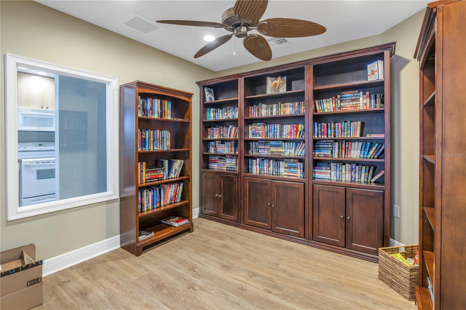 Image 45 of 65 For 960 Starkey Road 2202