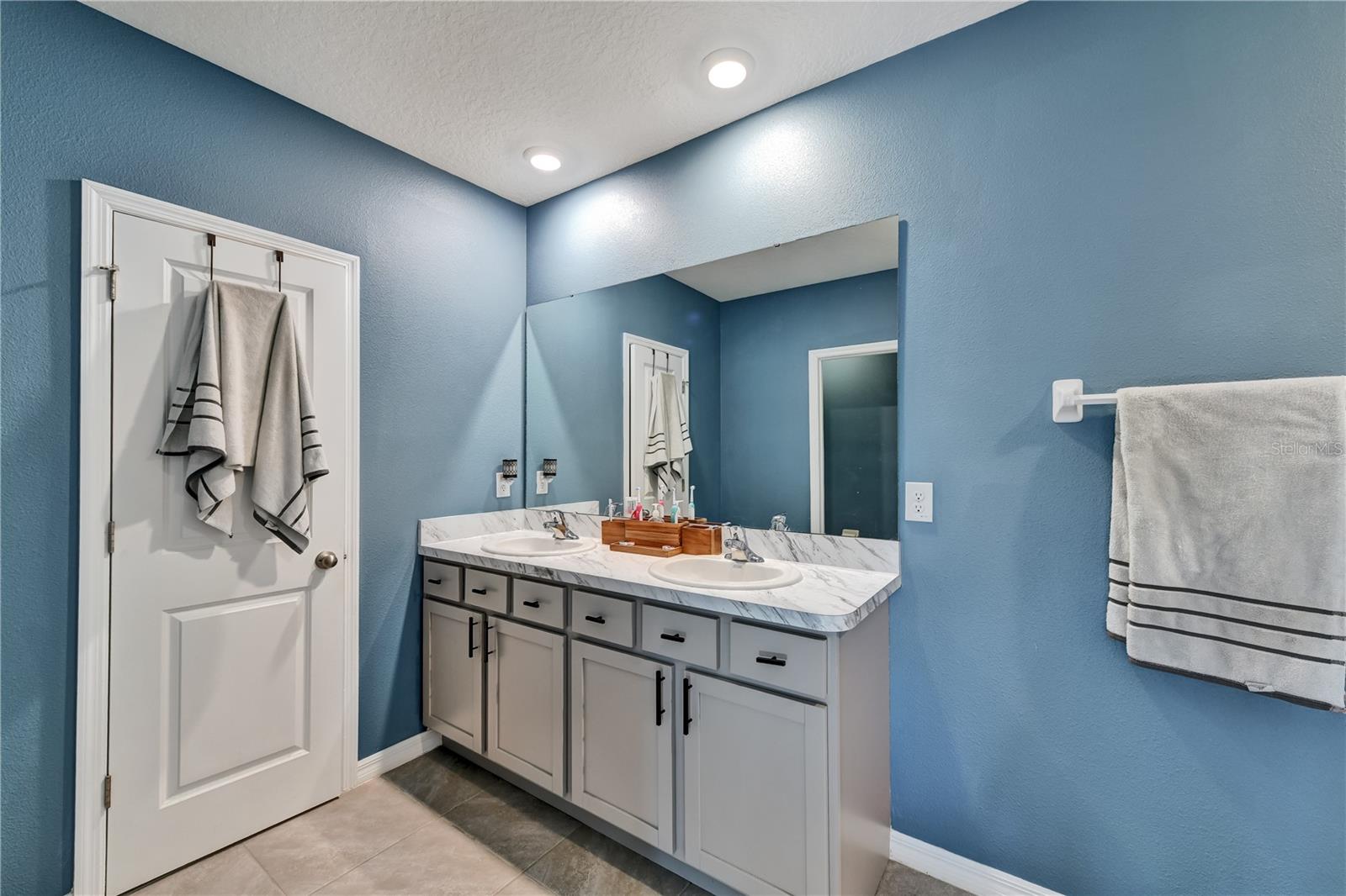 Image 26 of 30 For 7731 Cypress Walk Drive