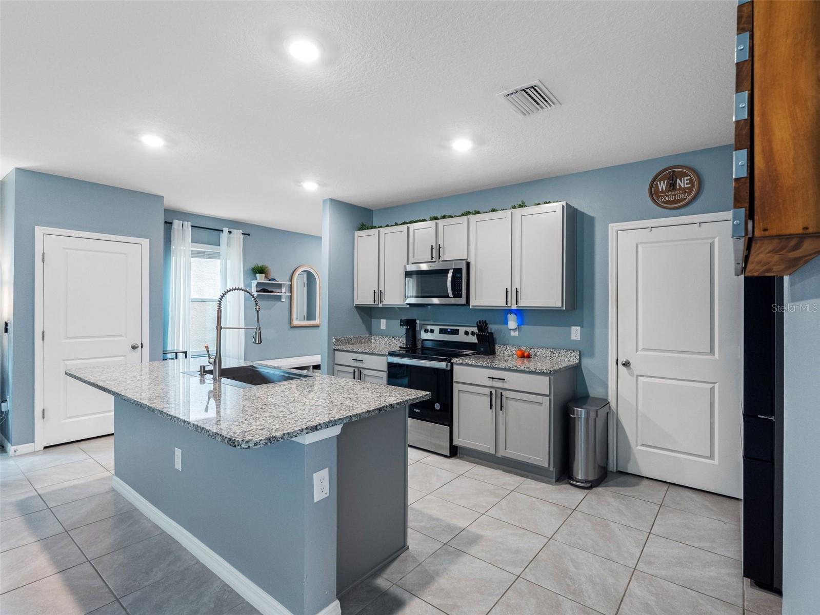 Image 8 of 17 For 7731 Cypress Walk Drive
