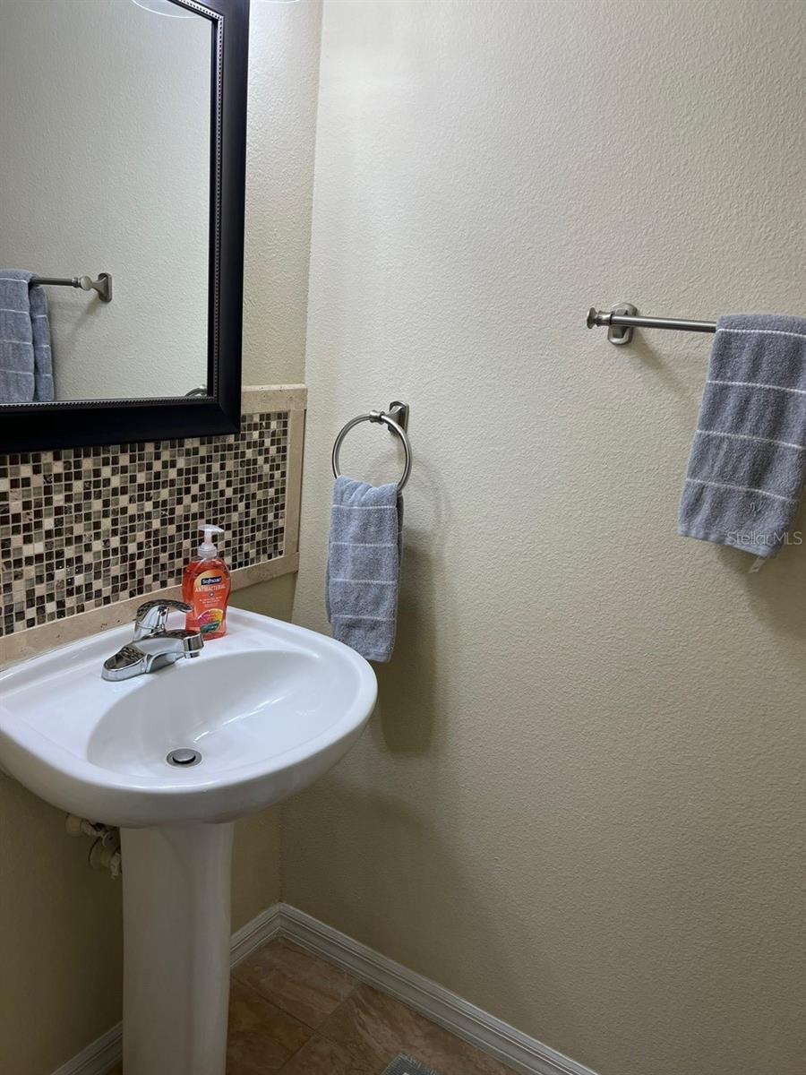 Image 11 of 23 For 8546 Edgewater Place Boulevard