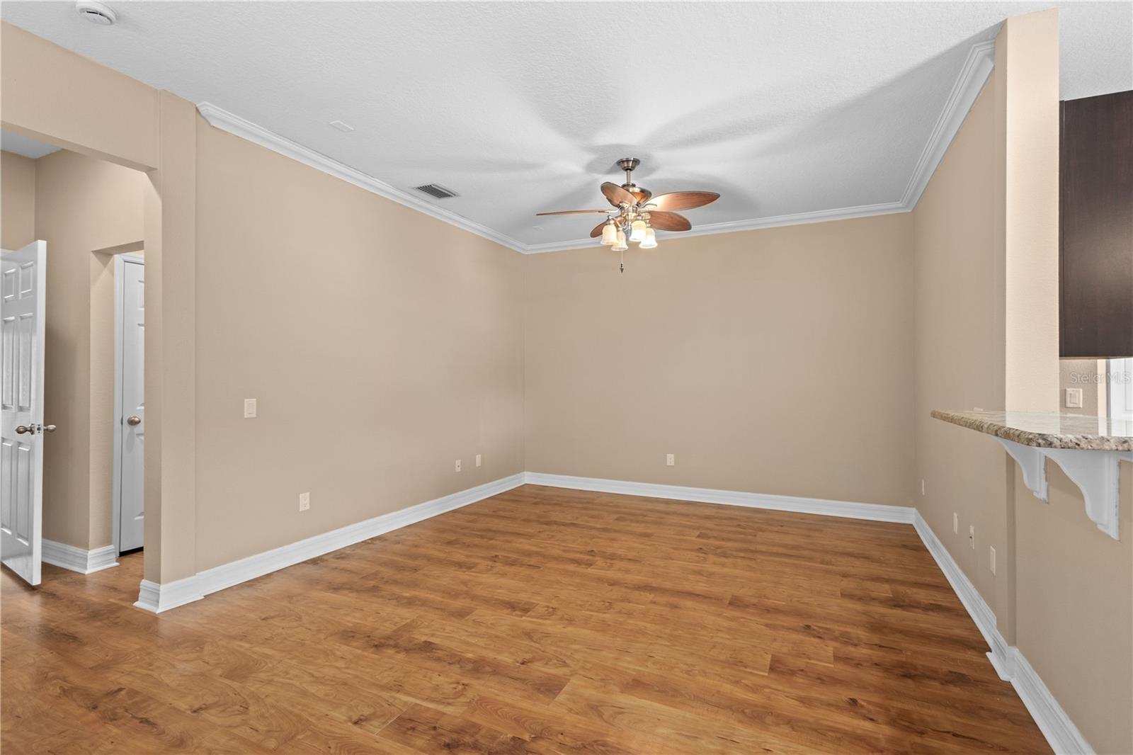 Image 11 of 28 For 3633 Bay Heights Way