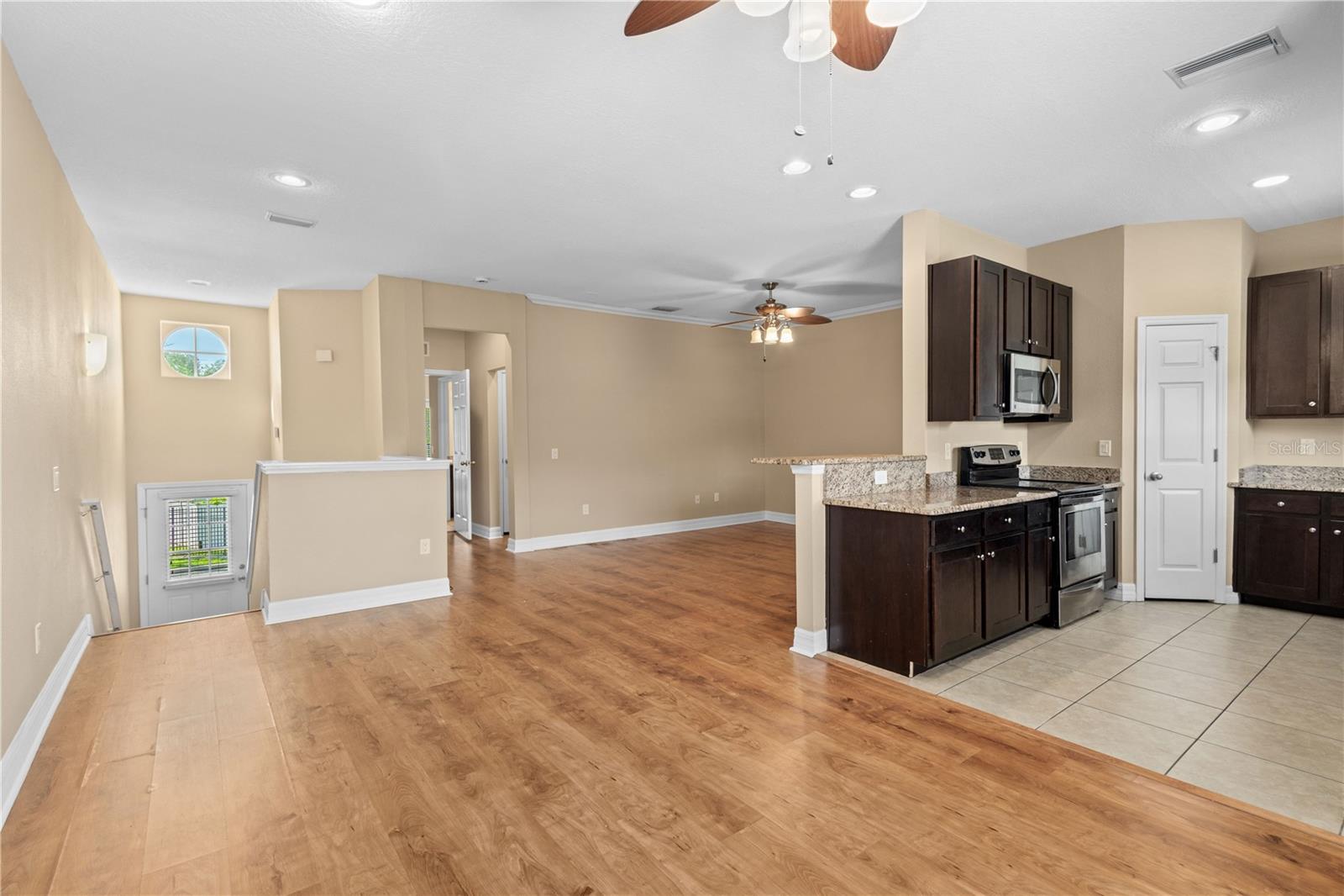 Image 7 of 28 For 3633 Bay Heights Way