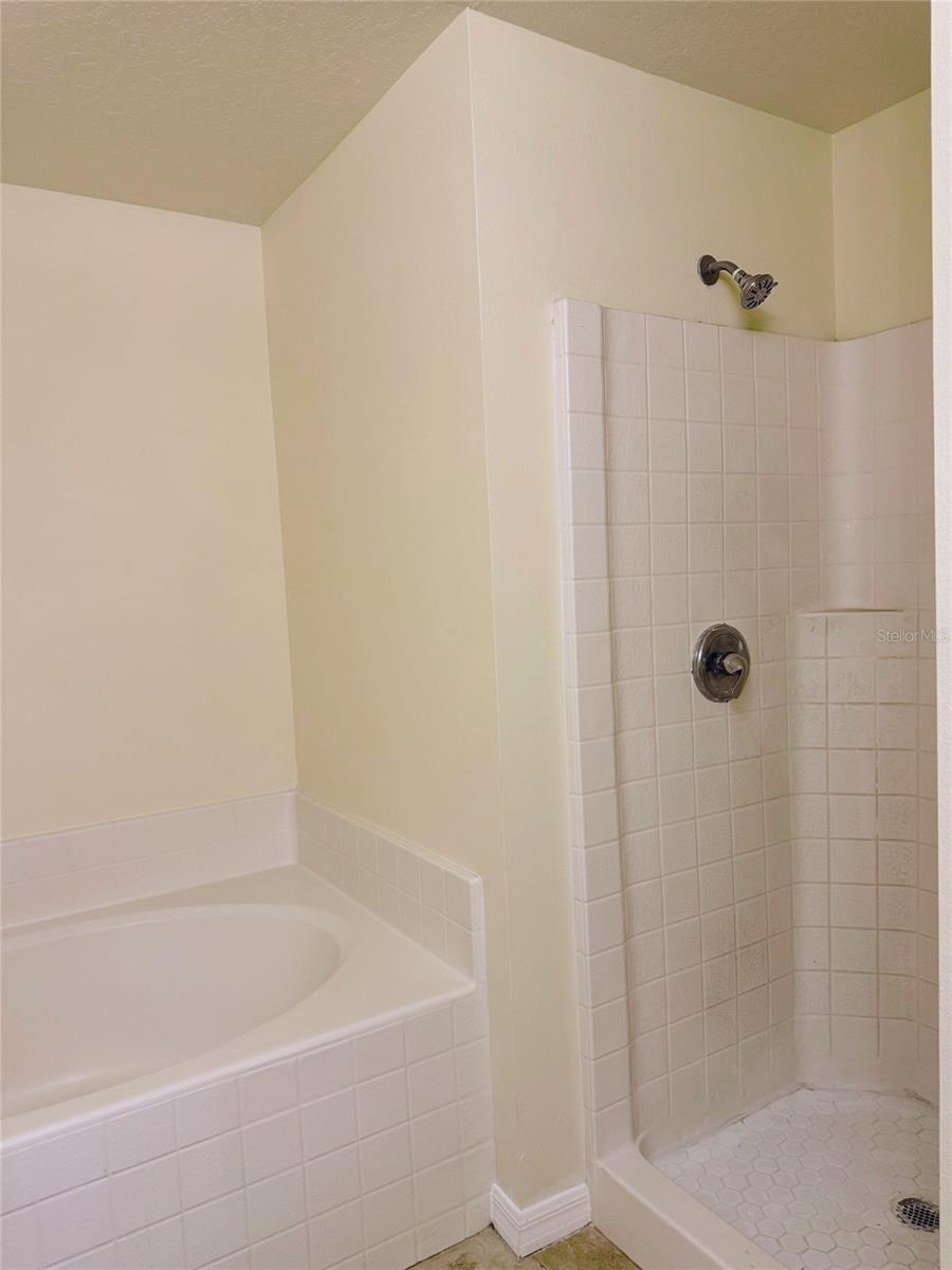 Image 12 of 24 For 15090 Waterford Chase Pkwy