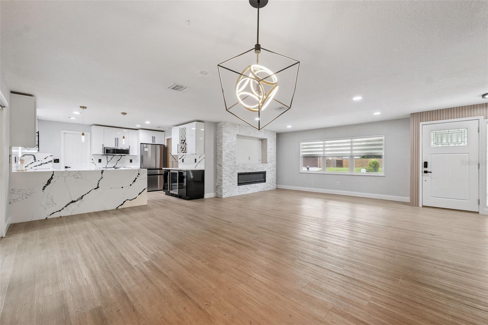 Image 10 of 50 For 410 Larrie Ellen Way