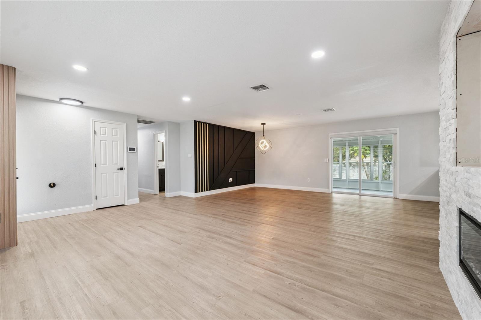Image 12 of 50 For 410 Larrie Ellen Way