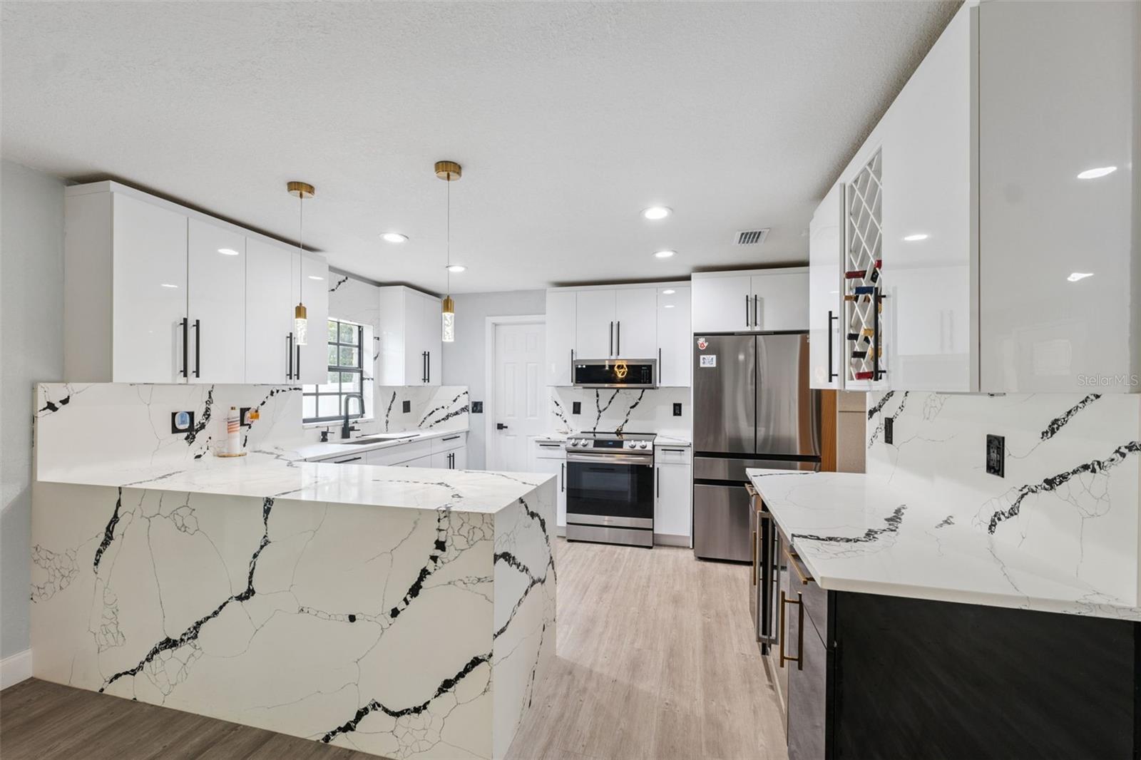 Image 13 of 50 For 410 Larrie Ellen Way