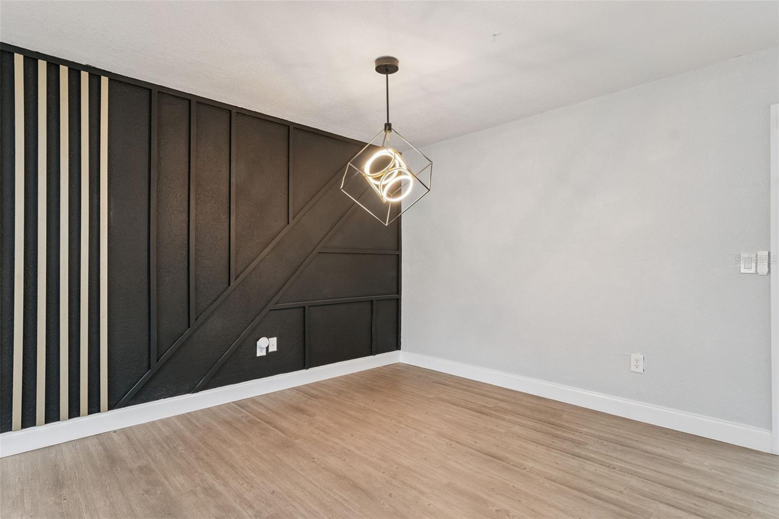 Image 18 of 50 For 410 Larrie Ellen Way