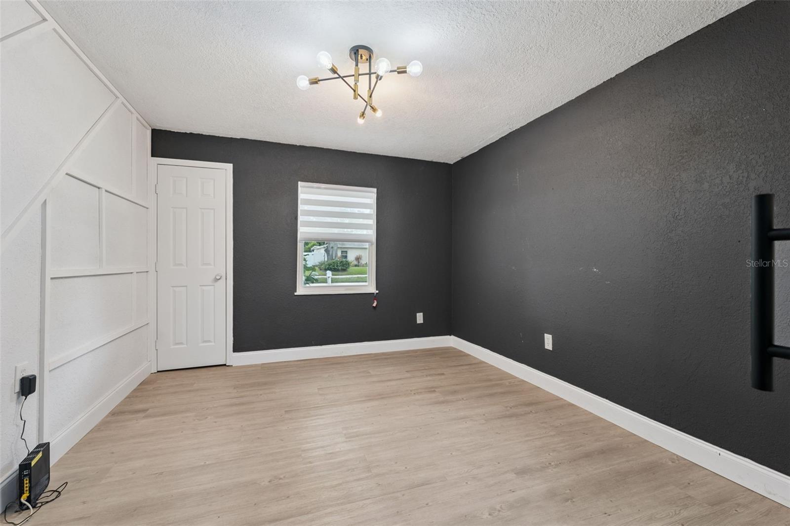 Image 20 of 50 For 410 Larrie Ellen Way