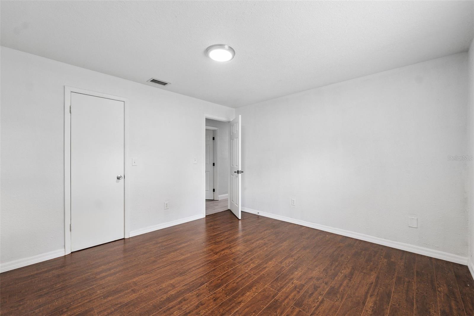 Image 24 of 50 For 410 Larrie Ellen Way