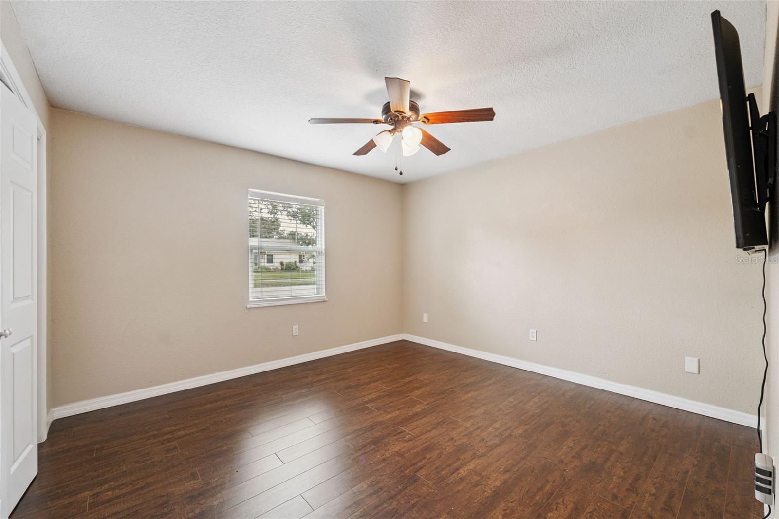 Image 27 of 50 For 410 Larrie Ellen Way