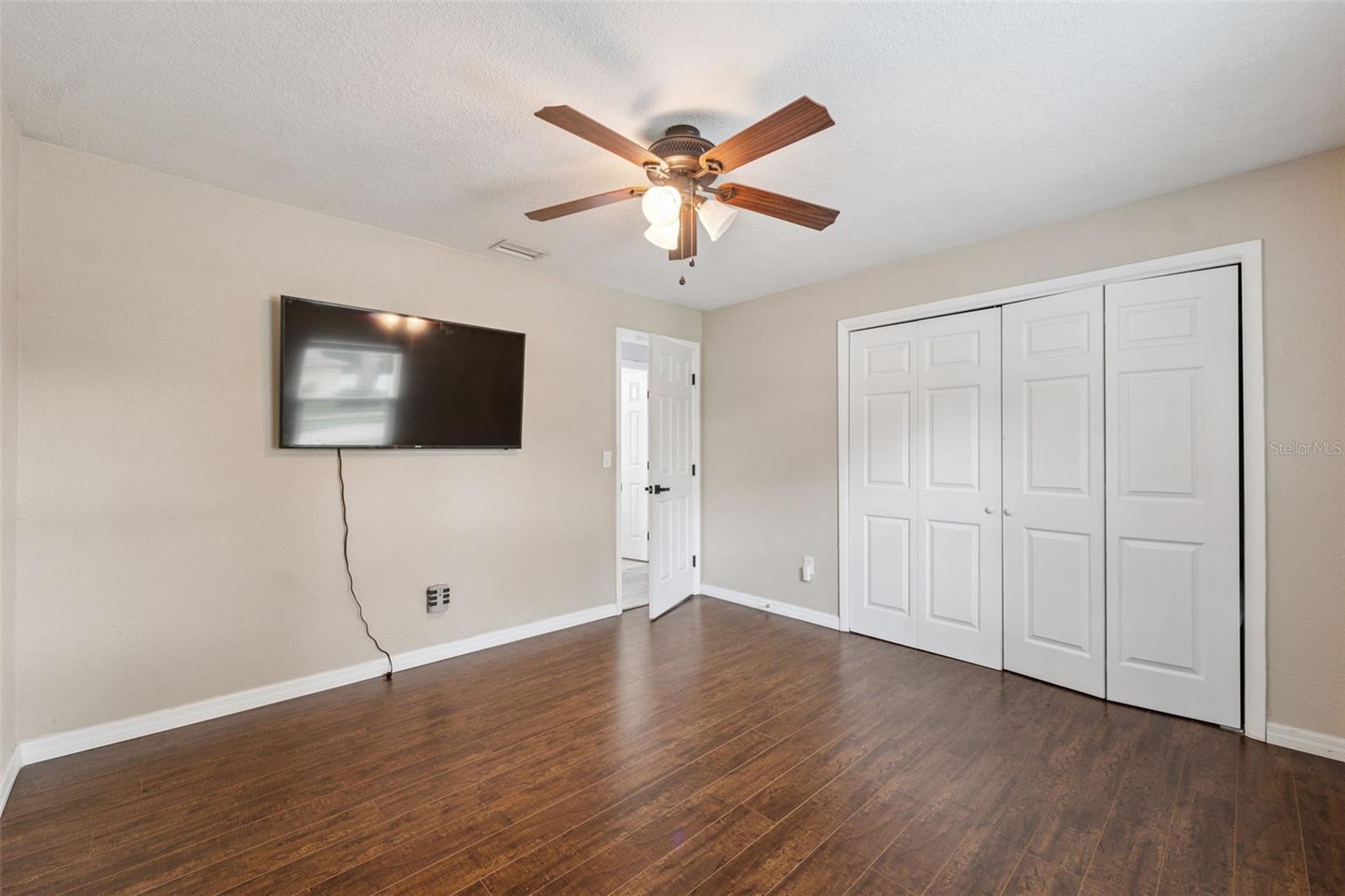 Image 28 of 50 For 410 Larrie Ellen Way