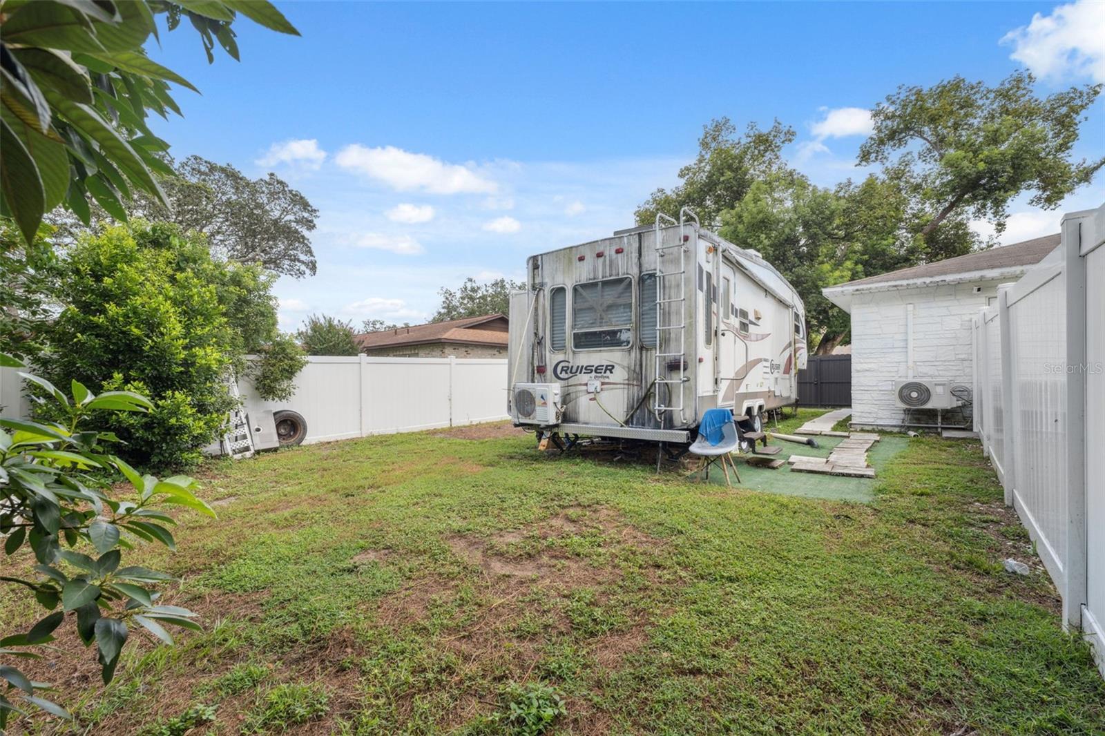 Image 40 of 50 For 410 Larrie Ellen Way