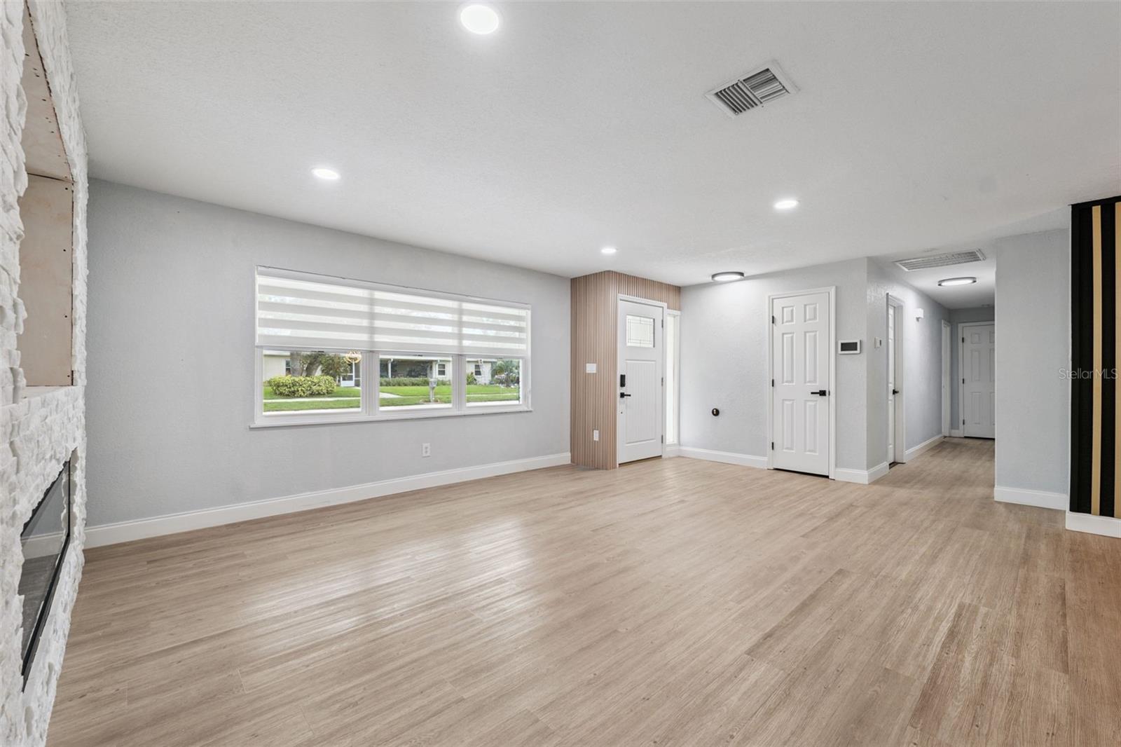 Image 9 of 50 For 410 Larrie Ellen Way