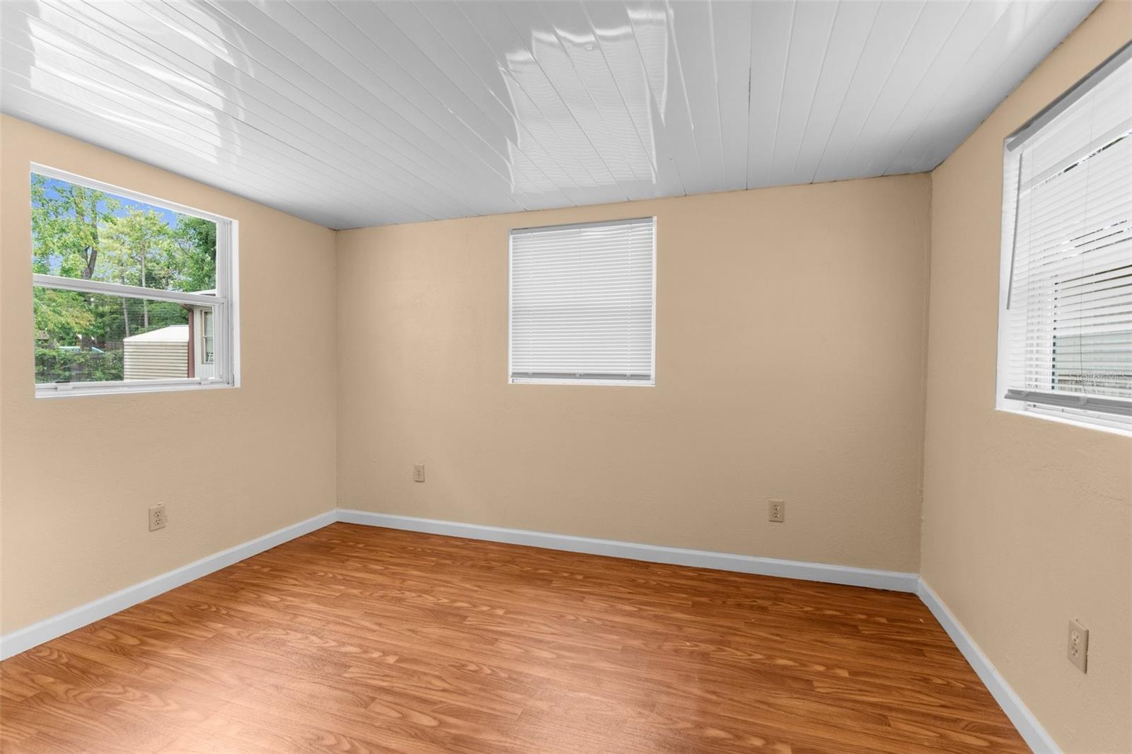 Image 18 of 23 For 15407 Singleton Drive