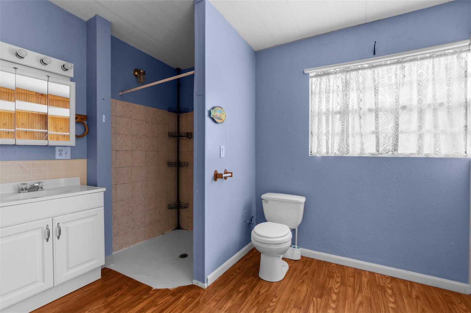 Image 5 of 23 For 15407 Singleton Drive