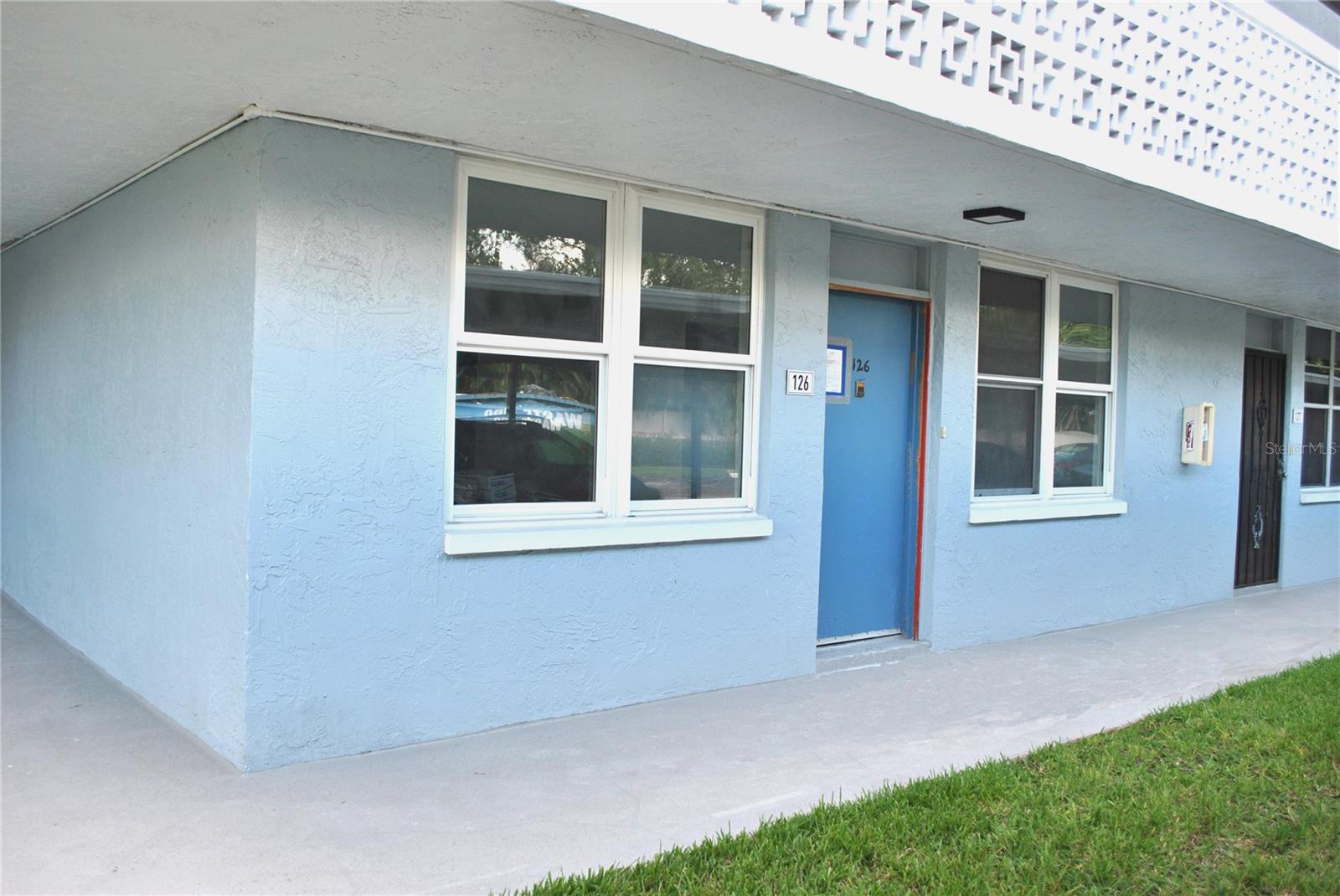 Image 2 of 11 For 4880 Locust Street Ne 126
