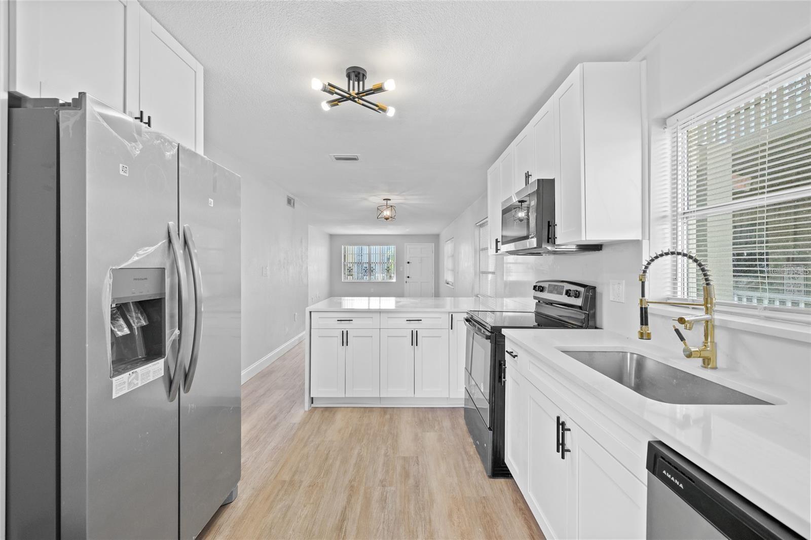Image 10 of 30 For 1000 49th Street N 214