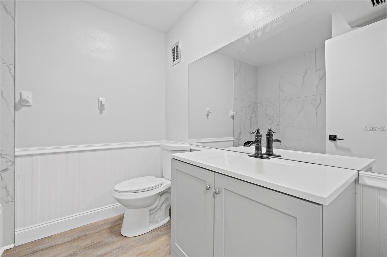 Image 20 of 30 For 1000 49th Street N 214