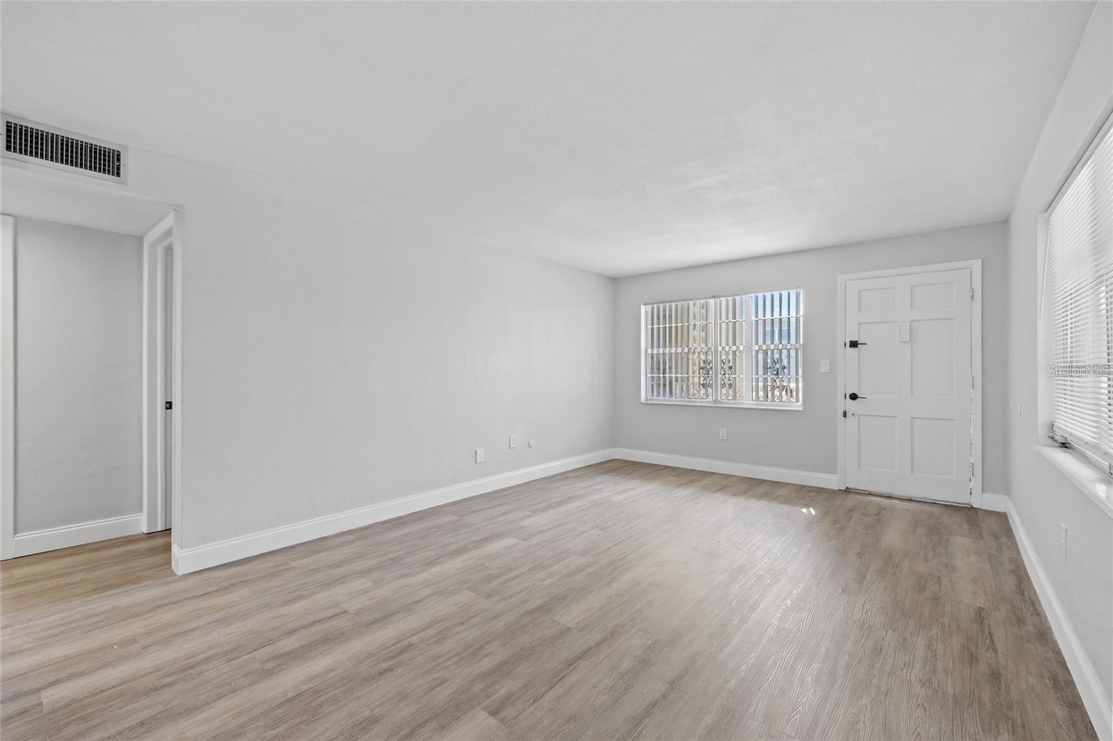 Image 5 of 30 For 1000 49th Street N 214