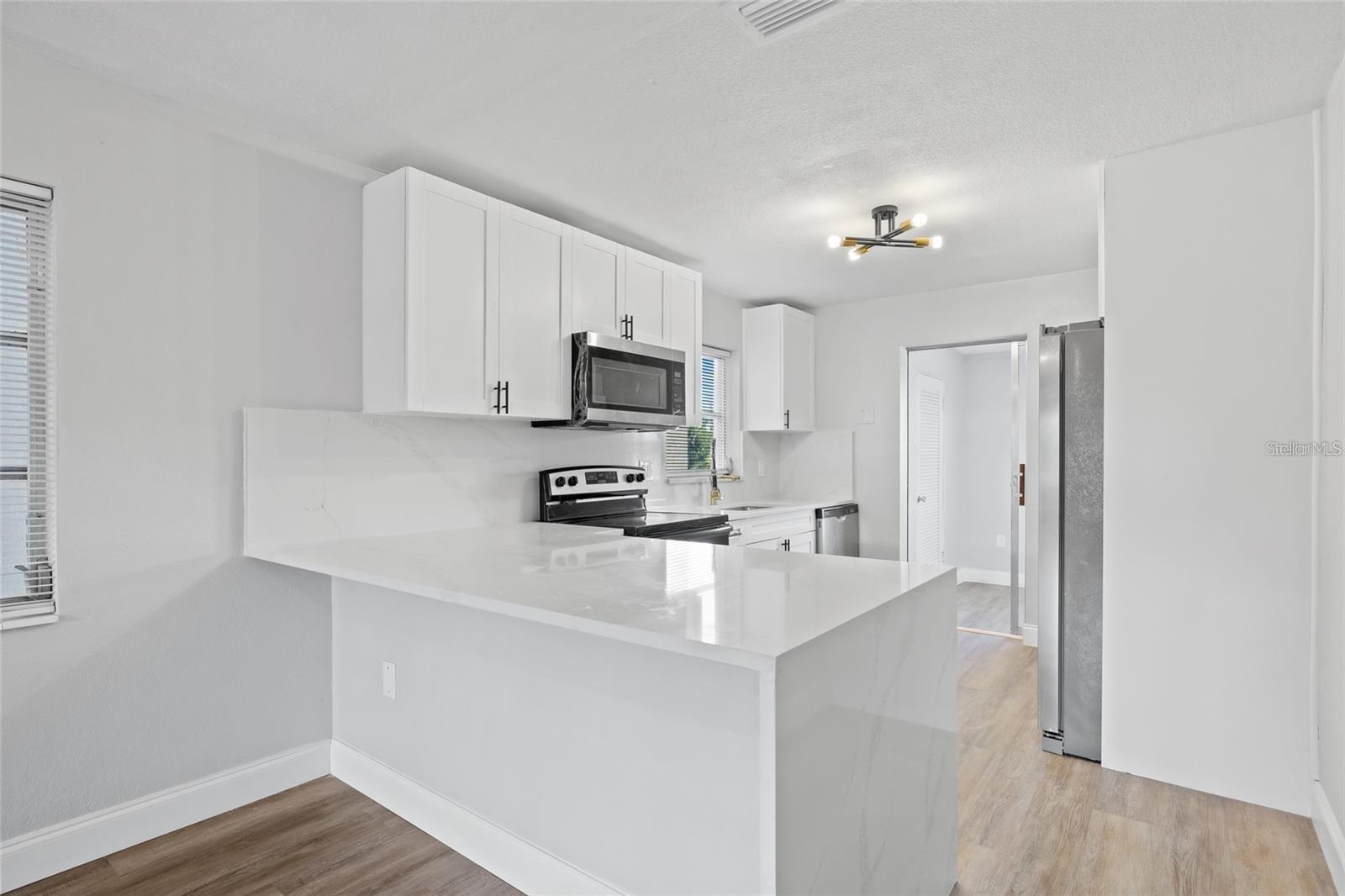 Image 6 of 30 For 1000 49th Street N 214