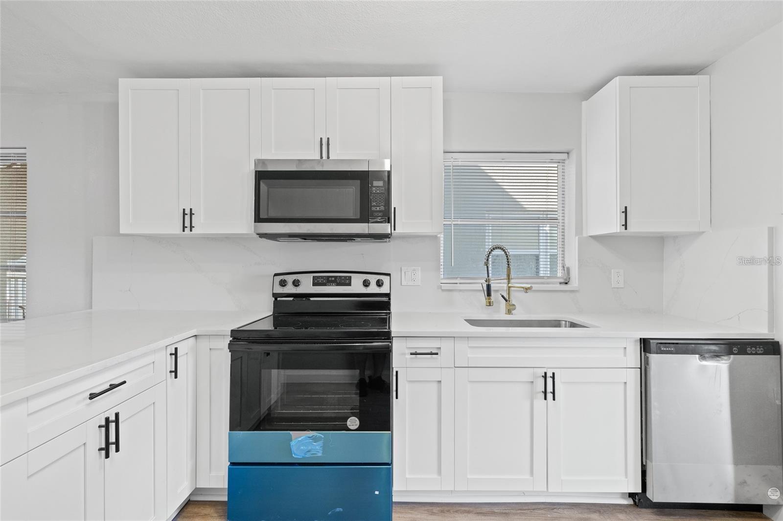 Image 7 of 30 For 1000 49th Street N 214