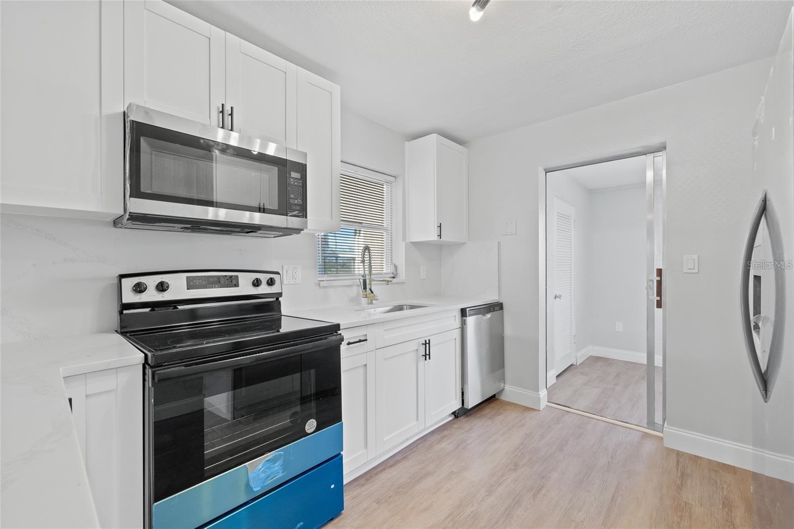 Image 8 of 30 For 1000 49th Street N 214