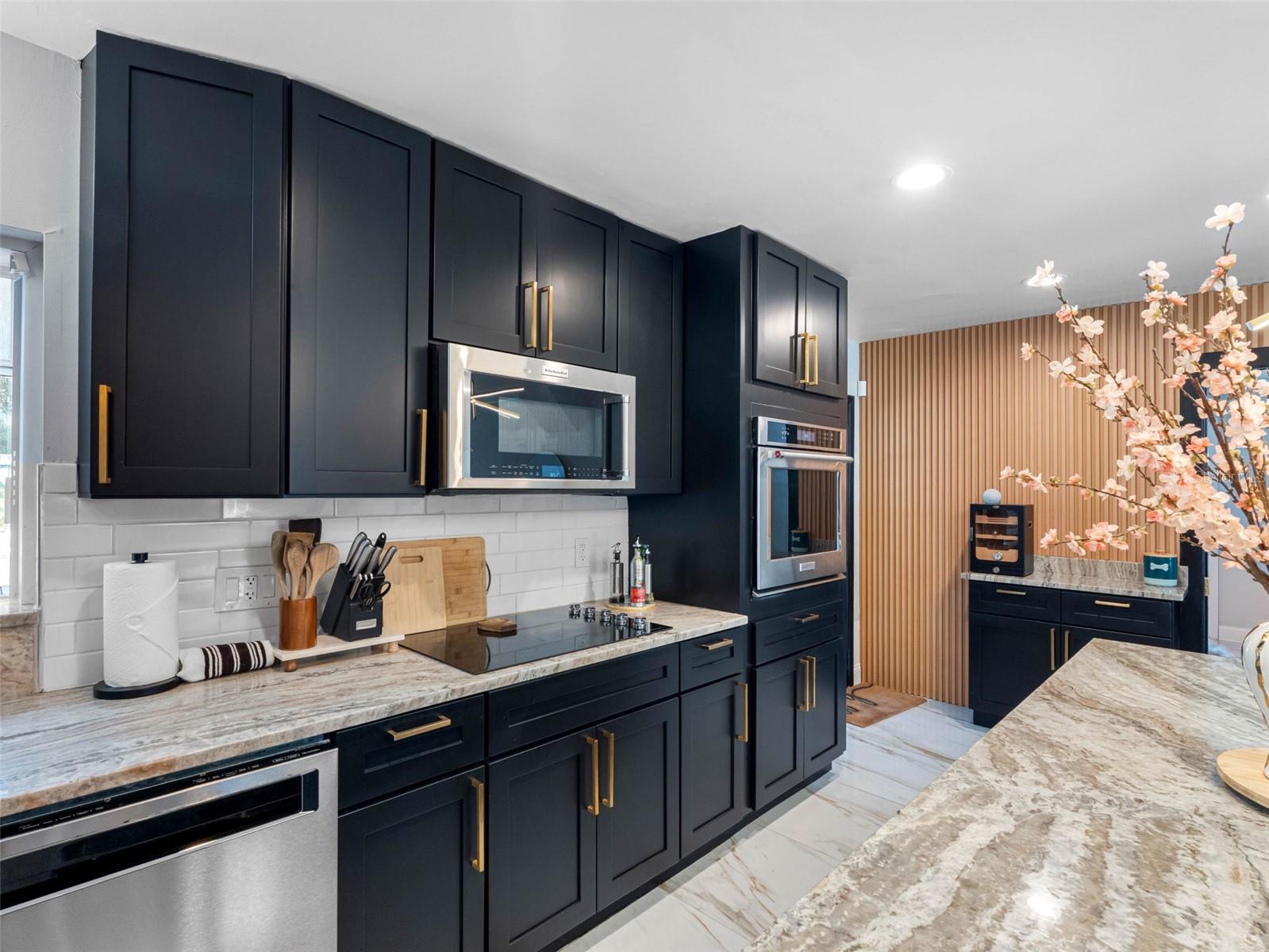 Image 14 of 82 For 4916 Bay Way Drive