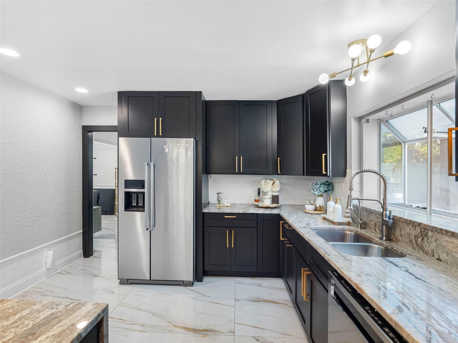 Image 18 of 82 For 4916 Bay Way Drive