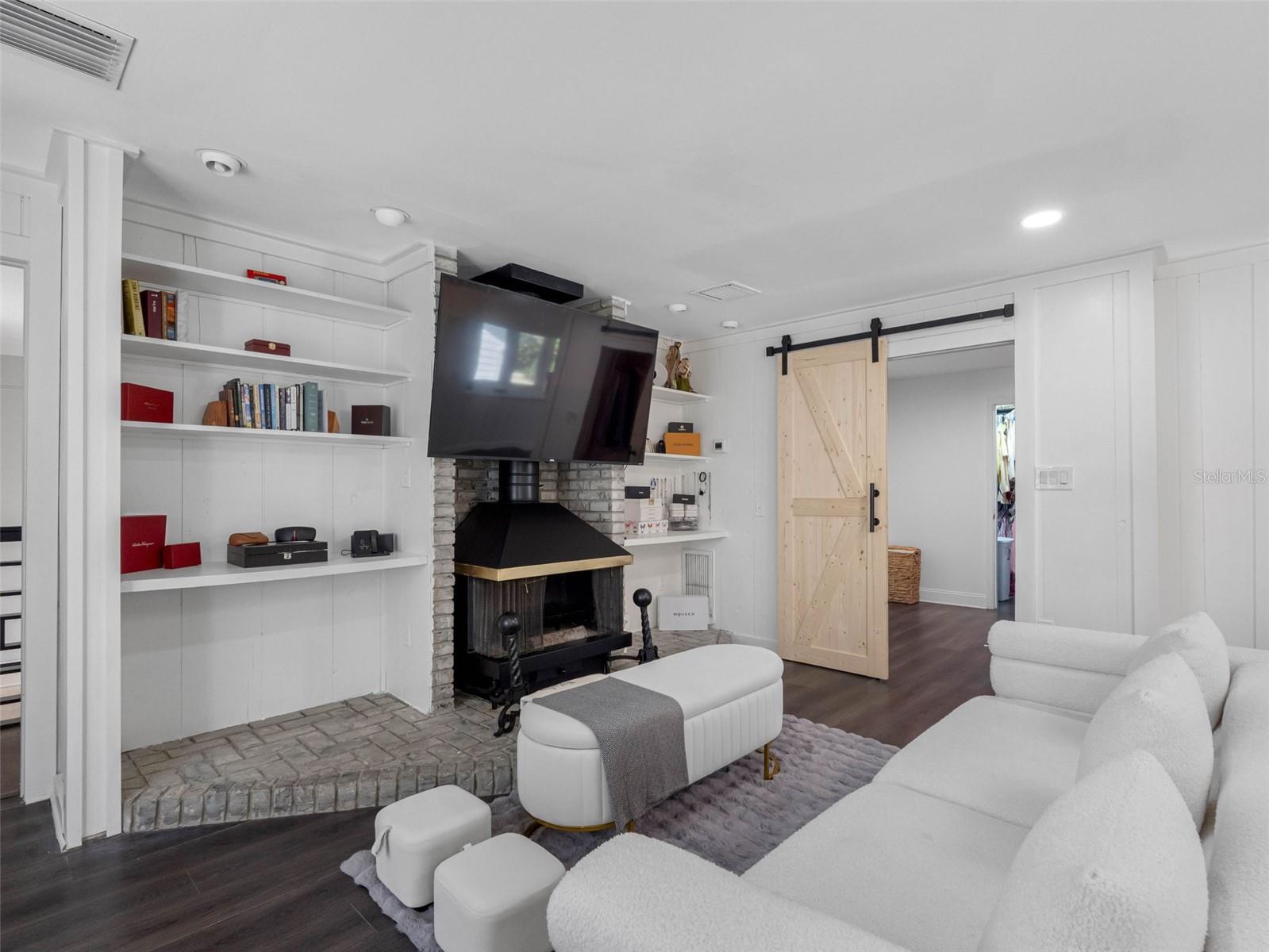 Image 29 of 82 For 4916 Bay Way Drive