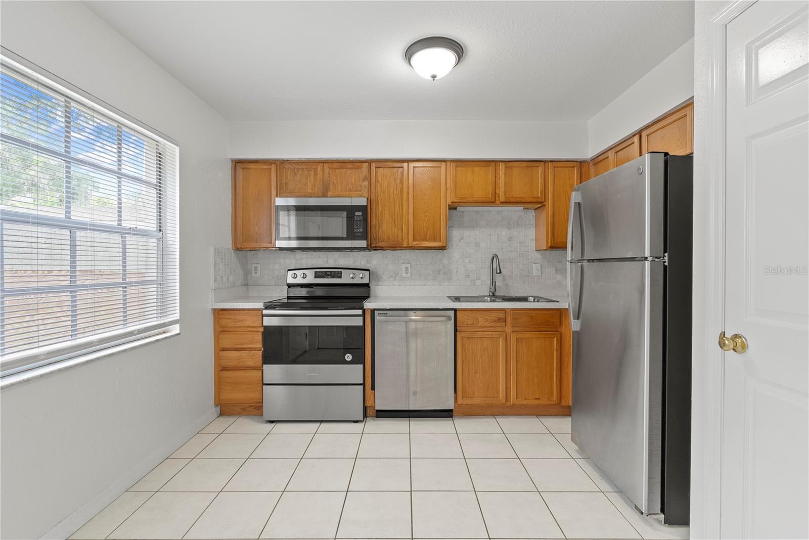 Image 10 of 29 For 13548 Embassy Park Court 26
