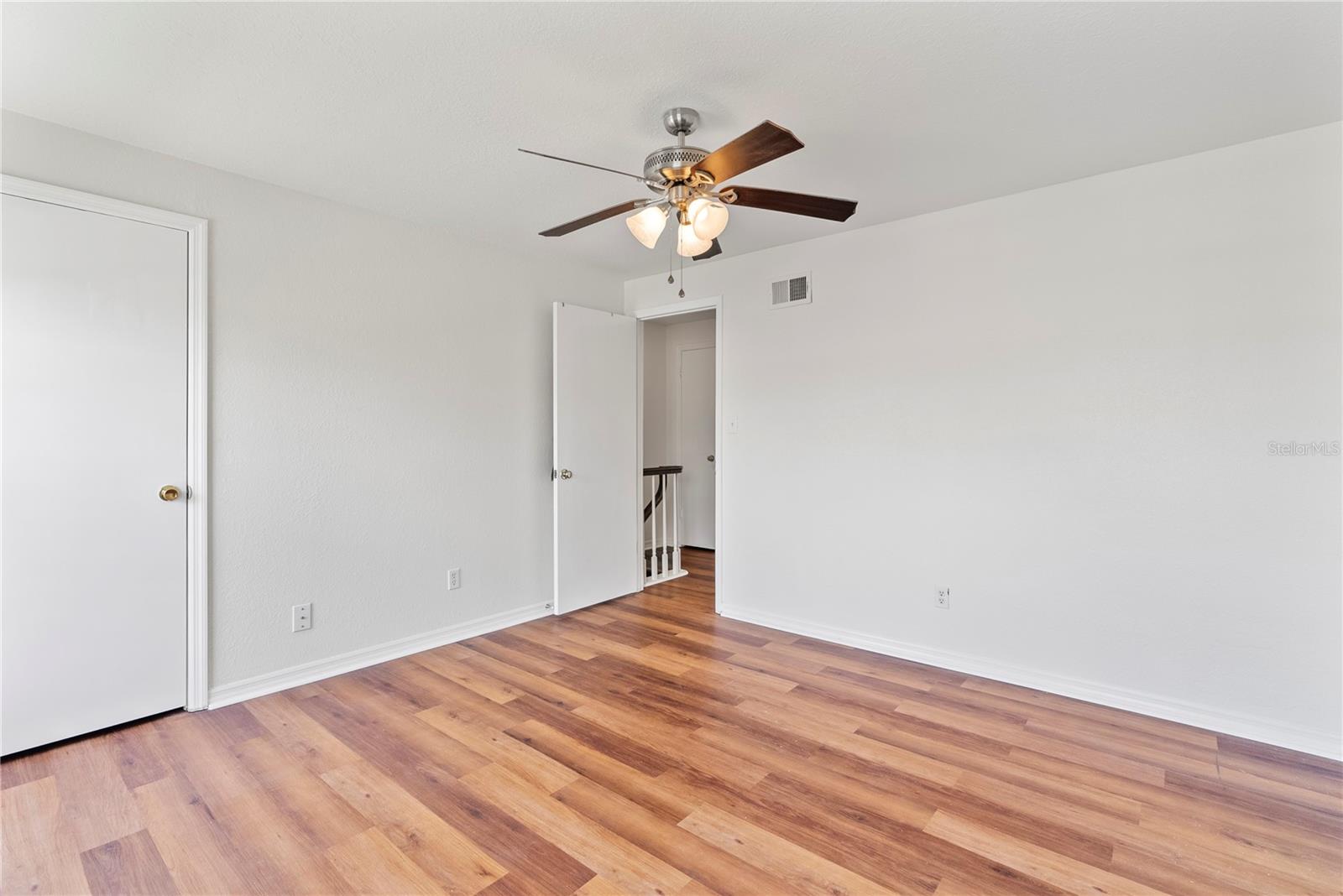 Image 18 of 29 For 13548 Embassy Park Court 26