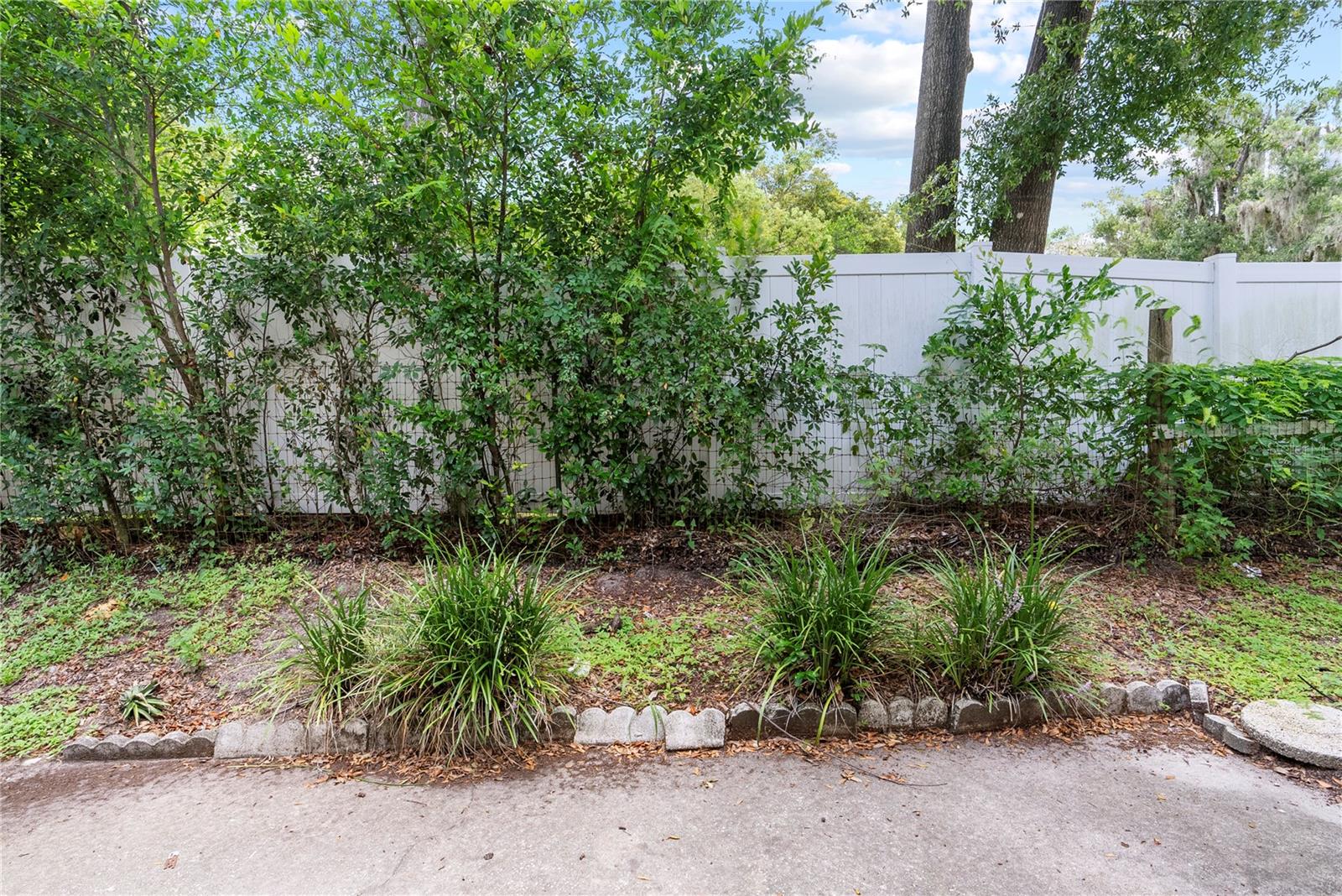 Image 20 of 29 For 13548 Embassy Park Court 26