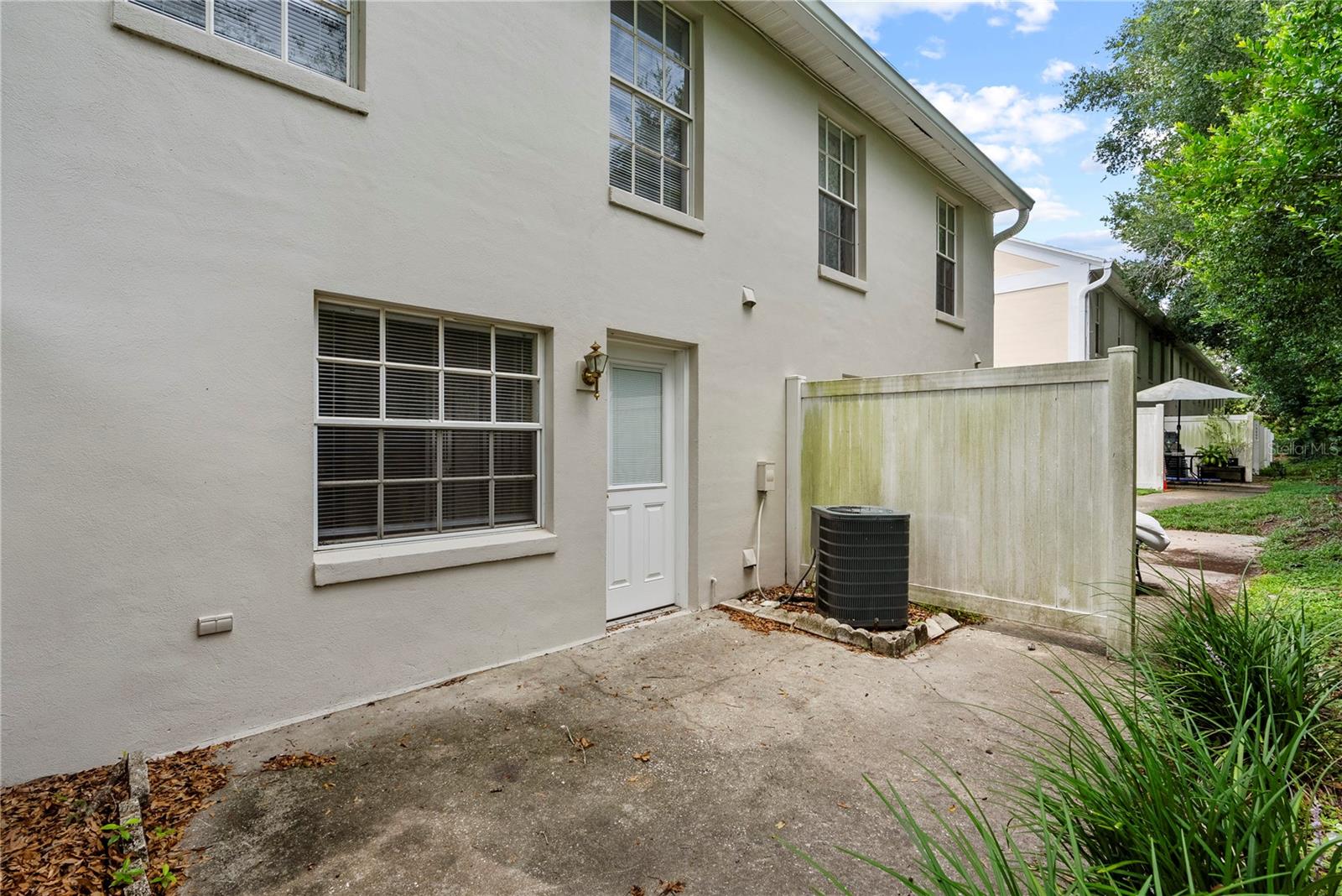 Image 21 of 29 For 13548 Embassy Park Court 26