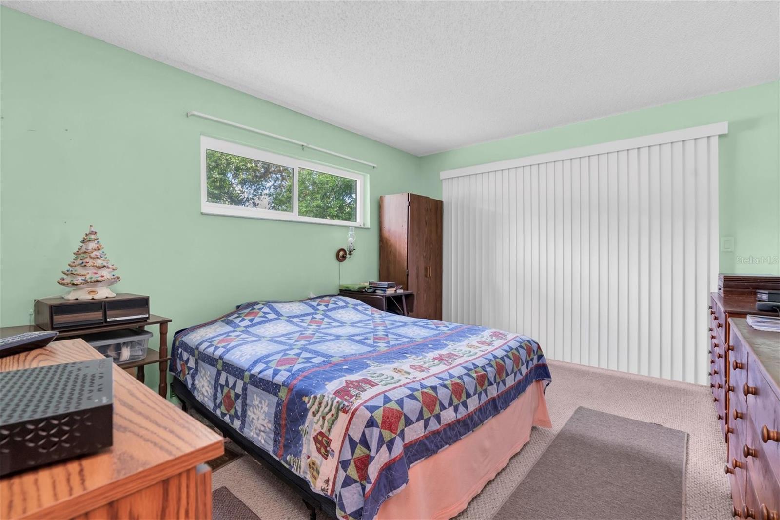 Image 13 of 33 For 3539 15th Avenue N