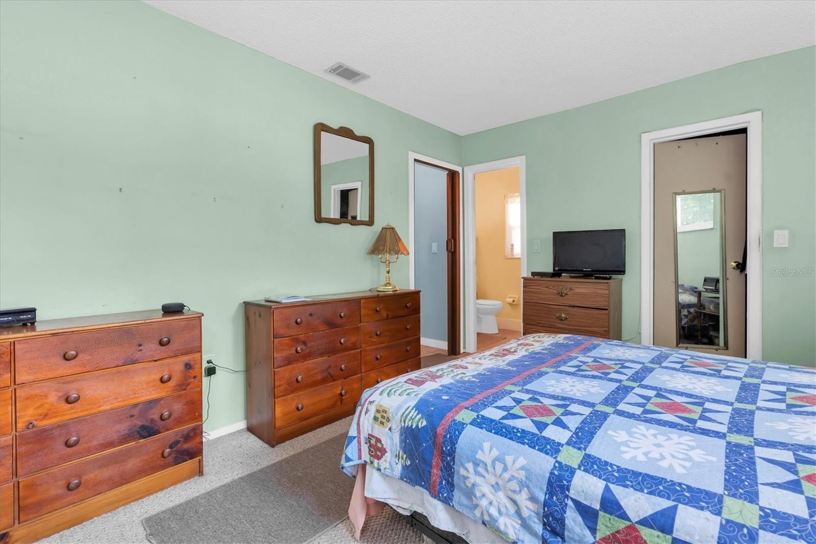 Image 15 of 33 For 3539 15th Avenue N