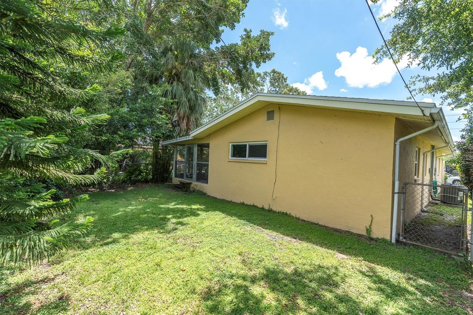 Image 26 of 33 For 3539 15th Avenue N