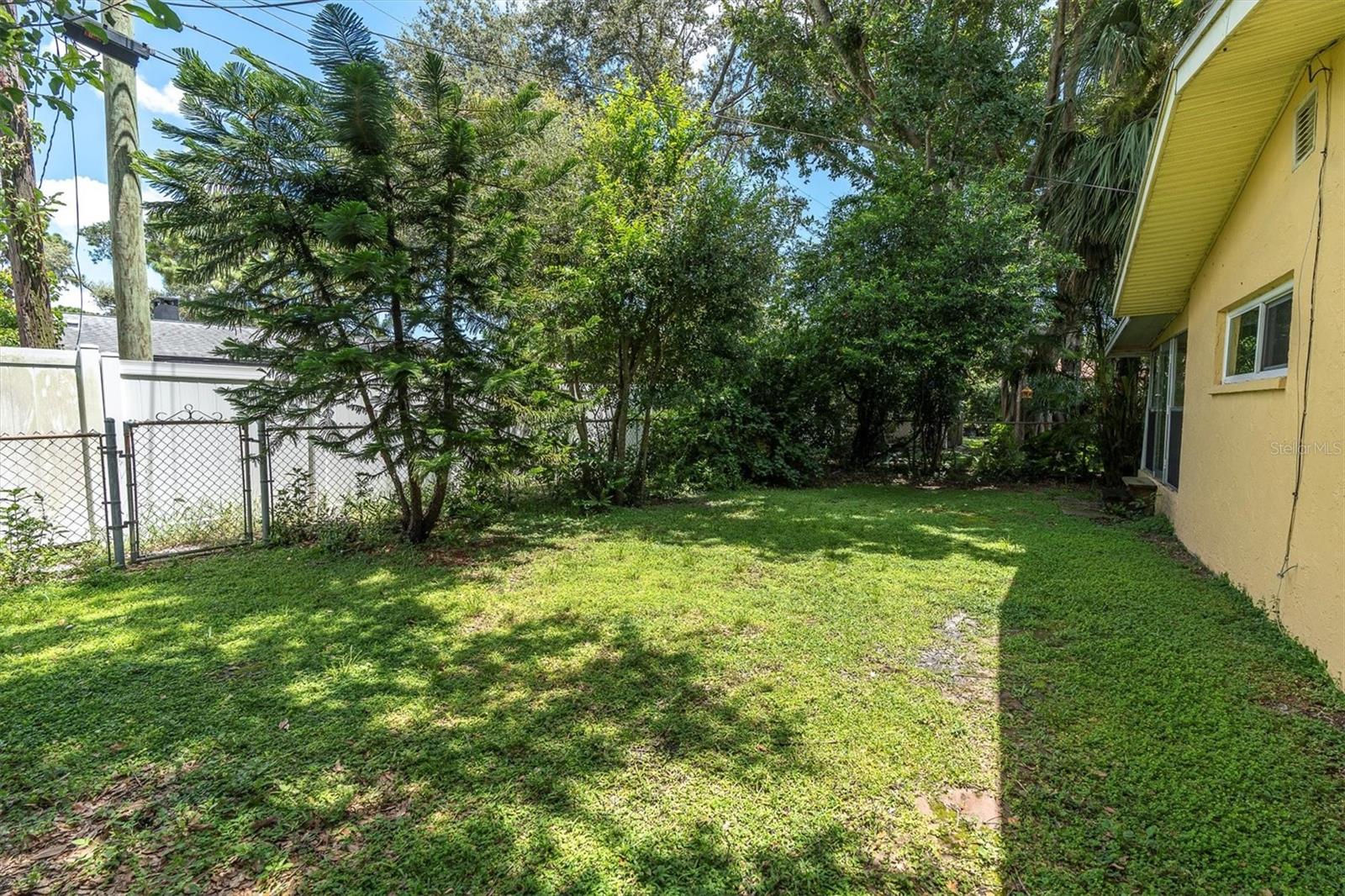 Image 27 of 33 For 3539 15th Avenue N