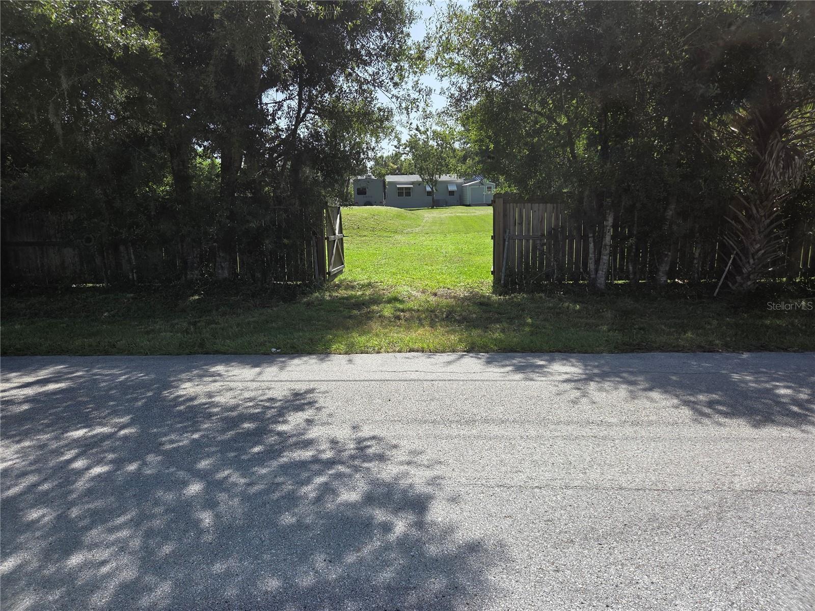Image 13 of 41 For 9129 Wood Terrace Drive