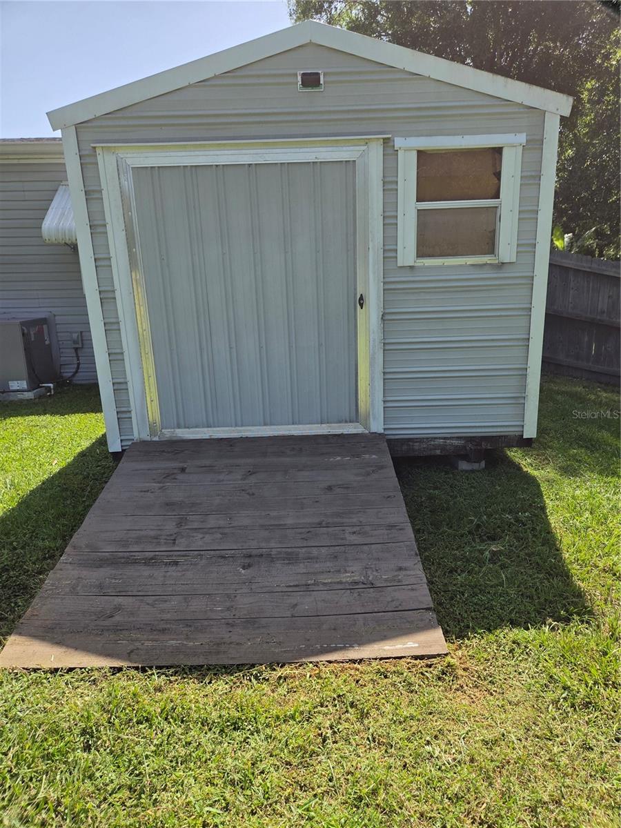 Image 15 of 41 For 9129 Wood Terrace Drive
